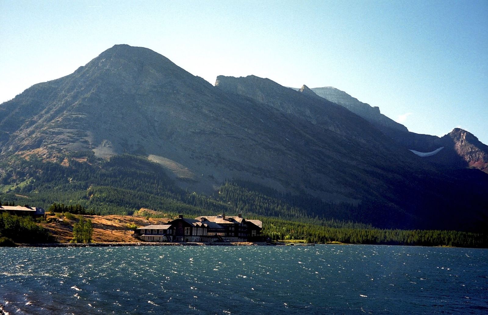 Where to Stay Near Glacier National Park: West Side vs. East Side (2026)